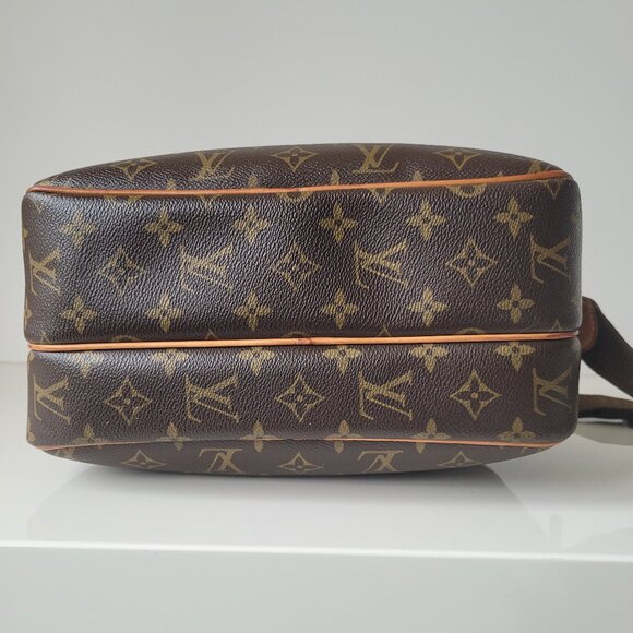 LOUIS VUITTON Reporter PM Crosbody Bag - Picture 4 of 9